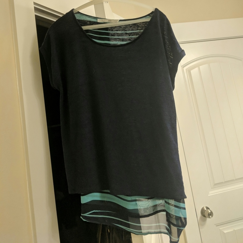 Gibson navy short sleaved sweather flowy top
